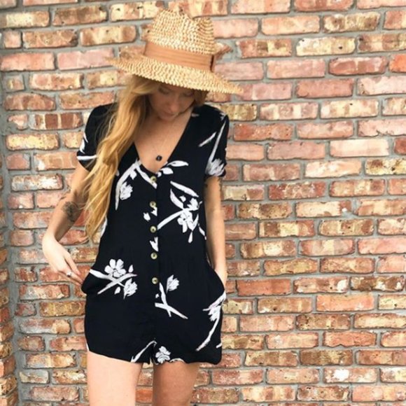 O'Neill Dresses & Skirts - O'Neill Short Sleeve Floral Button Down Romper